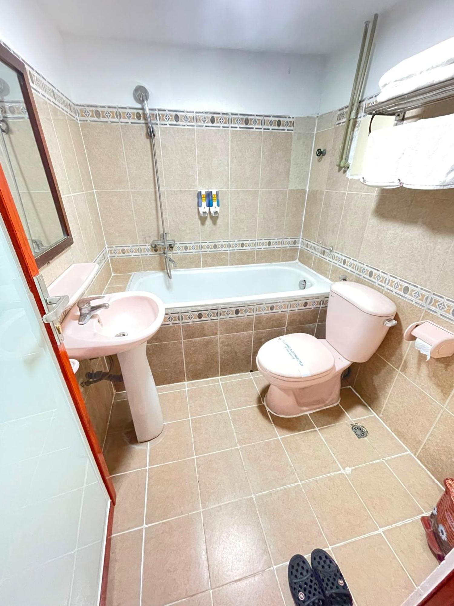 Nhat Tan Hotel Hanoi Eksteriør bilde